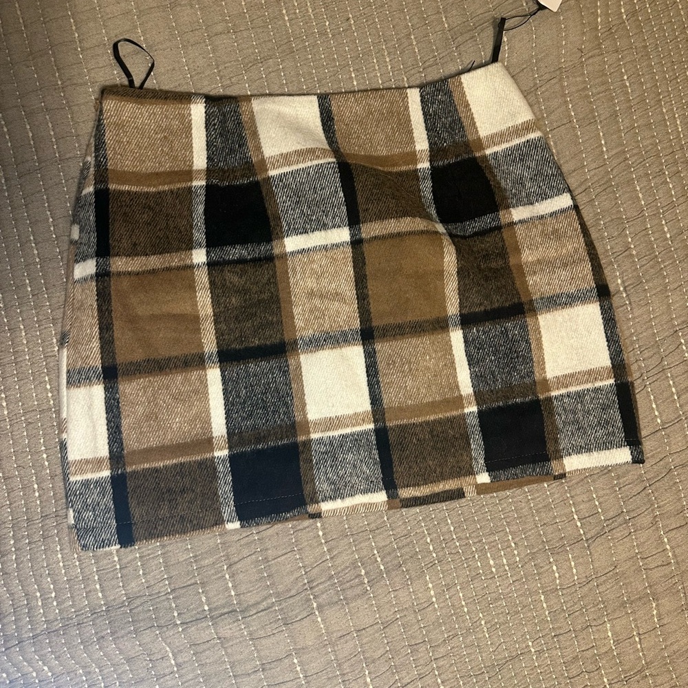 Chic Plaid Mini Skirt in Brown and Black